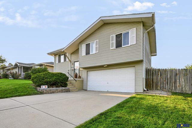 5324 W St Paul Avenue, Lincoln, NE 68524