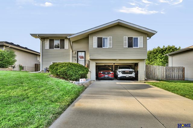 5324 W St Paul Avenue, Lincoln, NE 68524