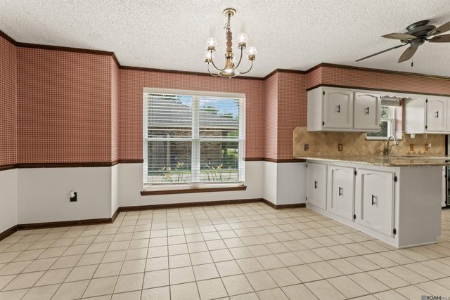 5431 Charing Way Ave, Baton Rouge, LA 70817