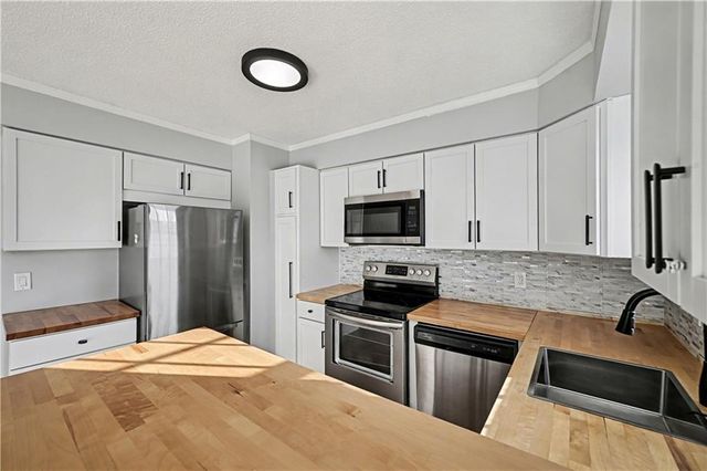 3615 NE 68th Terrace, Gladstone, MO 64119