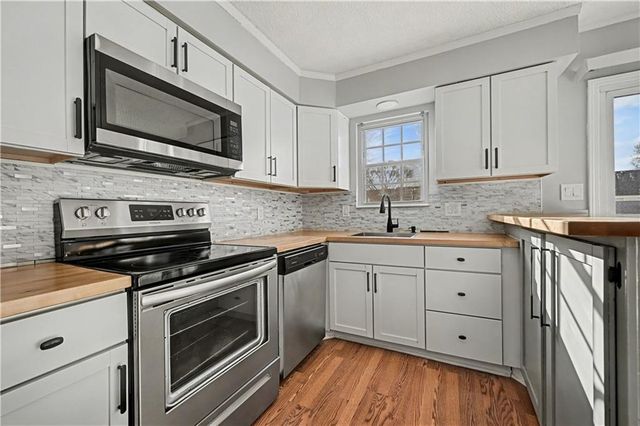 3615 NE 68th Terrace, Gladstone, MO 64119