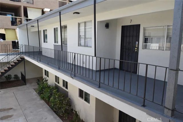 1148 W Civic Center 12, Santa Ana, CA 92703