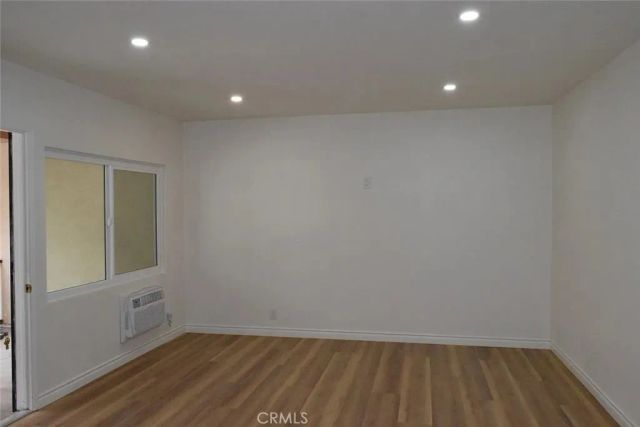 1148 W Civic Center 12, Santa Ana, CA 92703