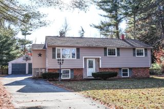 14 Mayflower Drive, Merrimack, NH 03054