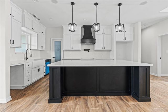 2802 Stone Oak Drive, Weslaco, TX 78599