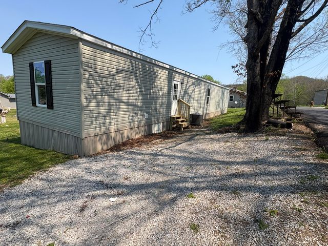 22 Cowbell Avenue, Williamsburg, KY 40769