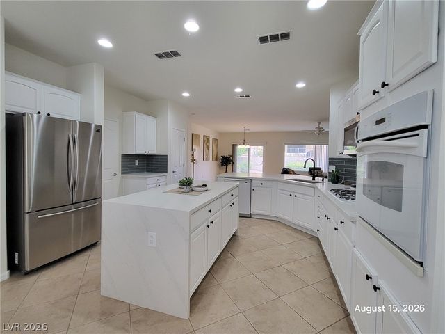 2116 Twin Falls Drive, Henderson, NV 89044