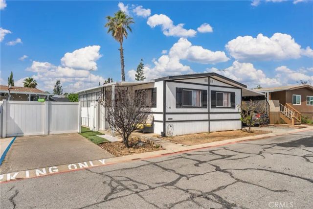 3883 Buchanan Street, Riverside, CA 92503