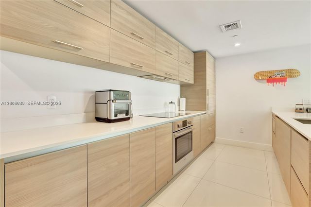 1300 S Miami Avenue 1610, Miami, FL 33130