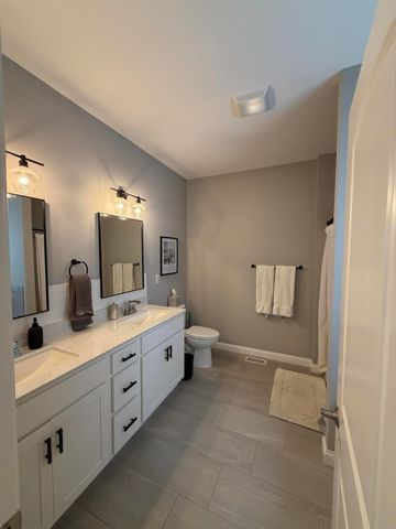901 Hatch Lake Pkwy, Valparaiso, IN 46385