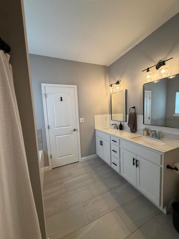 901 Hatch Lake Pkwy, Valparaiso, IN 46385