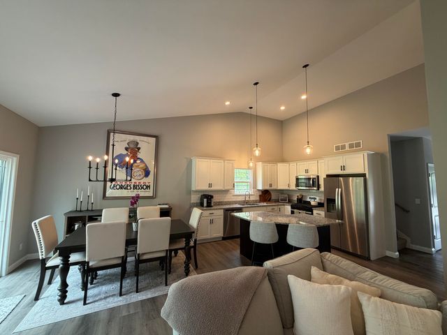 901 Hatch Lake Pkwy, Valparaiso, IN 46385