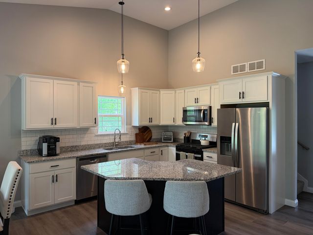 901 Hatch Lake Pkwy, Valparaiso, IN 46385