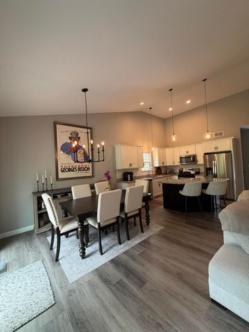 901 Hatch Lake Pkwy, Valparaiso, IN 46385