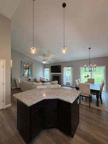 901 Hatch Lake Pkwy, Valparaiso, IN 46385