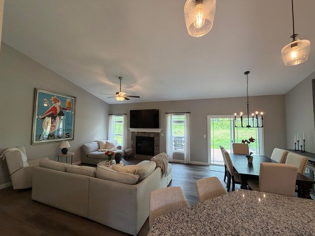 901 Hatch Lake Pkwy, Valparaiso, IN 46385