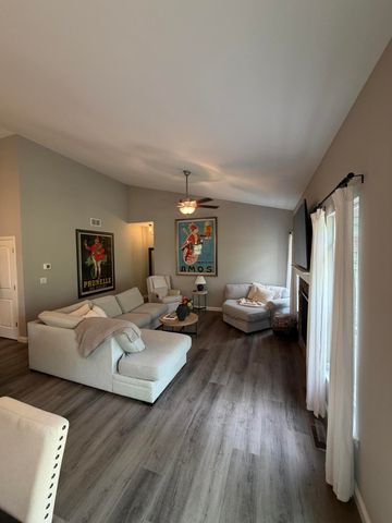 901 Hatch Lake Pkwy, Valparaiso, IN 46385
