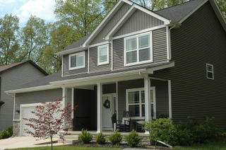 901 Hatch Lake Pkwy, Valparaiso, IN 46385