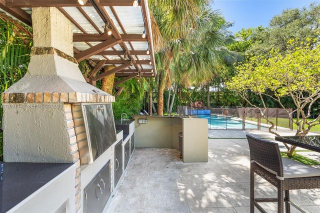 560 Sabal Palm Rd, Miami, FL 33137