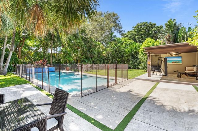 560 Sabal Palm Rd, Miami, FL 33137