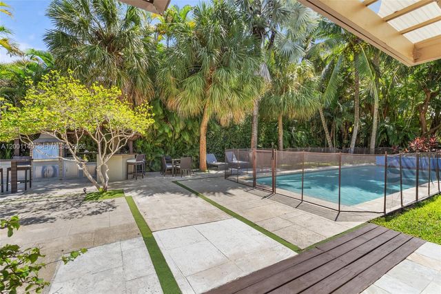 560 Sabal Palm Rd, Miami, FL 33137