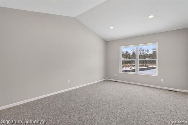 8515 Sandy Crest Drive, White Lake, MI 48386