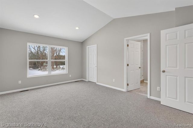 8515 Sandy Crest Drive, White Lake, MI 48386