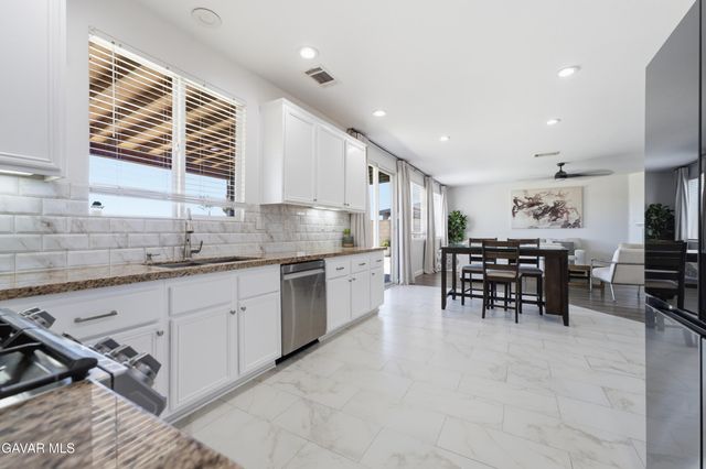 2348 Newberry Street, Rosamond, CA 93560