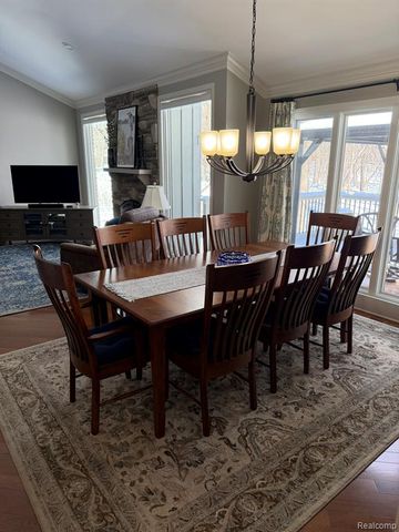 6301 Mission Drive, West Bloomfield, MI 48324