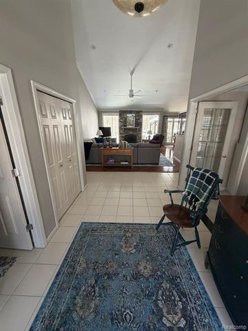 6301 Mission Drive, West Bloomfield, MI 48324