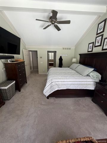 6301 Mission Drive, West Bloomfield, MI 48324