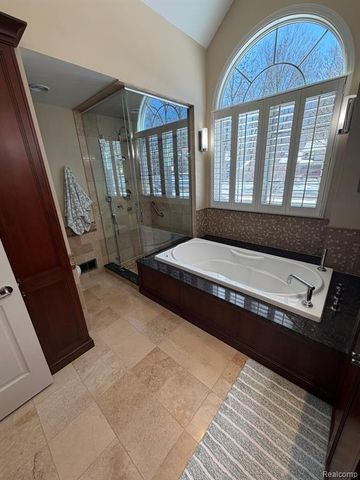 6301 Mission Drive, West Bloomfield, MI 48324