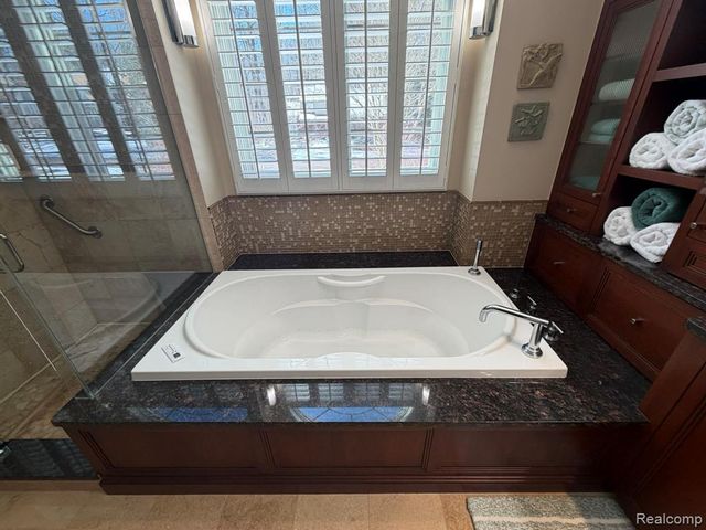 6301 Mission Drive, West Bloomfield, MI 48324