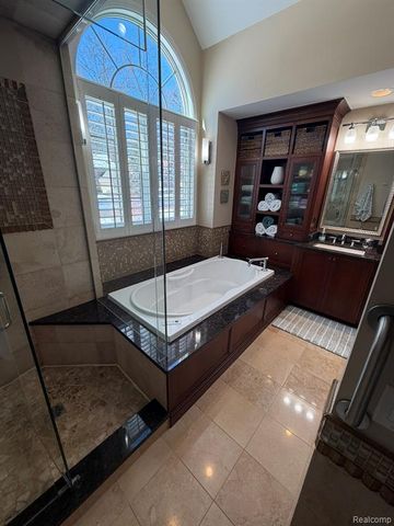 6301 Mission Drive, West Bloomfield, MI 48324