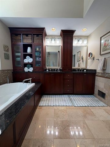 6301 Mission Drive, West Bloomfield, MI 48324