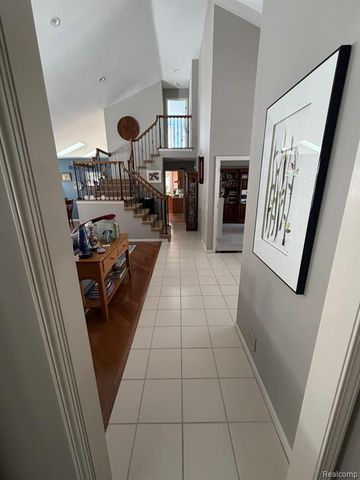 6301 Mission Drive, West Bloomfield, MI 48324