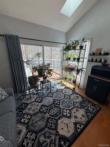 6301 Mission Drive, West Bloomfield, MI 48324