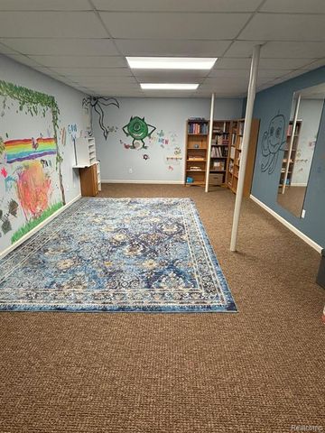 6301 Mission Drive, West Bloomfield, MI 48324