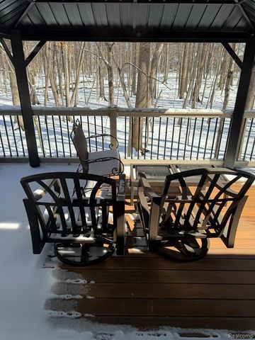 6301 Mission Drive, West Bloomfield, MI 48324