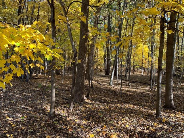 6301 Mission Drive, West Bloomfield, MI 48324