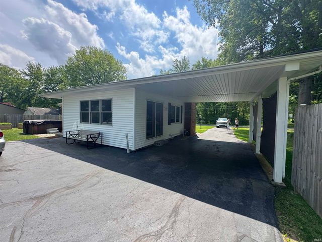 511 E Patterson Street, Lakeville, IN 46536