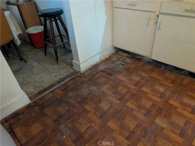 975 E 43RD Street, Los Angeles, CA 90011