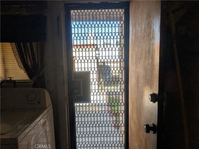 975 E 43RD Street, Los Angeles, CA 90011