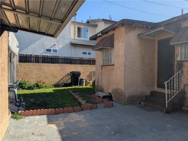 975 E 43RD Street, Los Angeles, CA 90011
