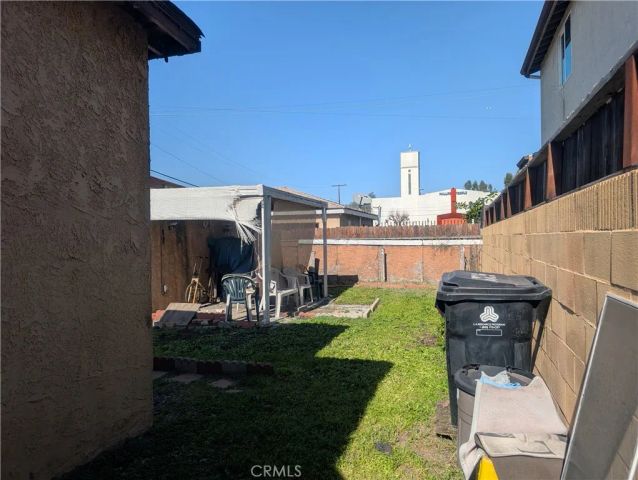 975 E 43RD Street, Los Angeles, CA 90011