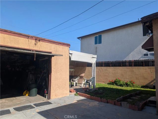 975 E 43RD Street, Los Angeles, CA 90011