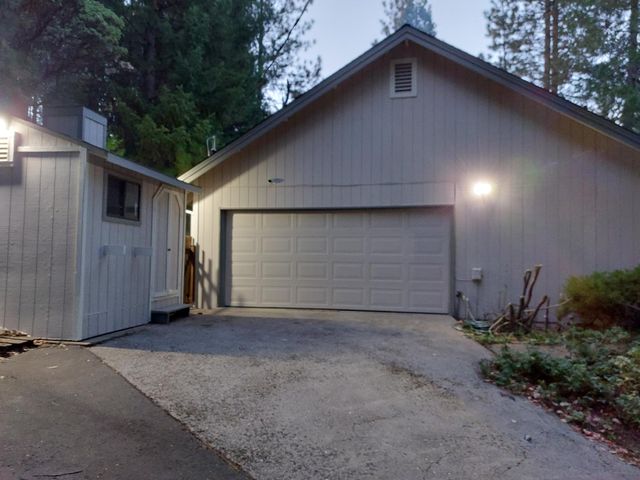 25705 Creekside Dr, Pioneer, CA 95666