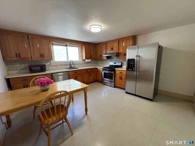 74 Myano Lane 1, Stamford, CT 06902