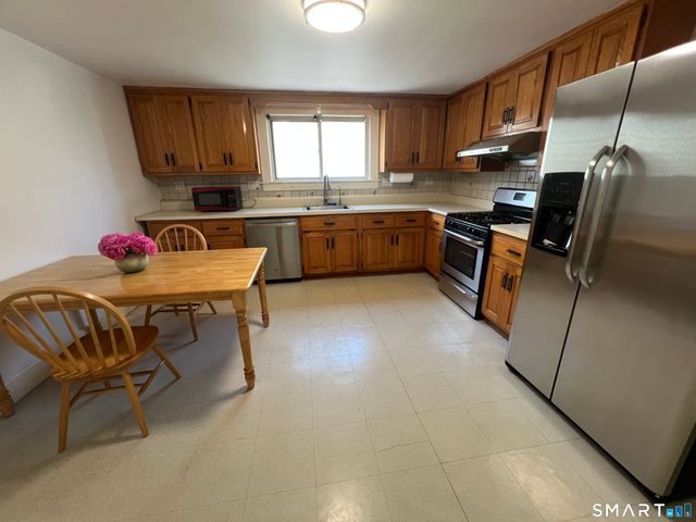74 Myano Lane 1, Stamford, CT 06902