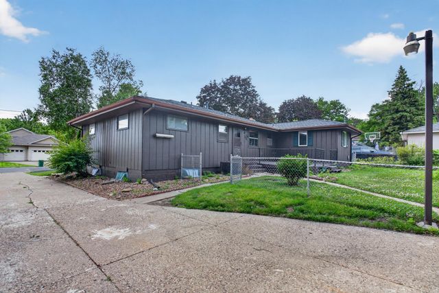 3141 Hampshire Avenue N, Crystal, MN 55427